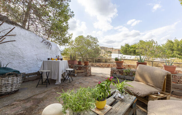 Cueva Mariana Pineda - Photo 1